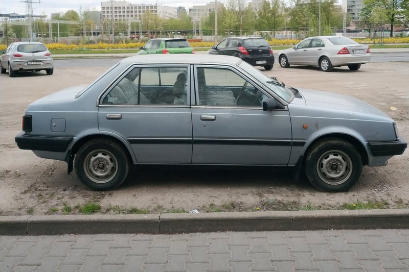 Samochód sfotografowany z boku — Warszawa, Polska, 2020
