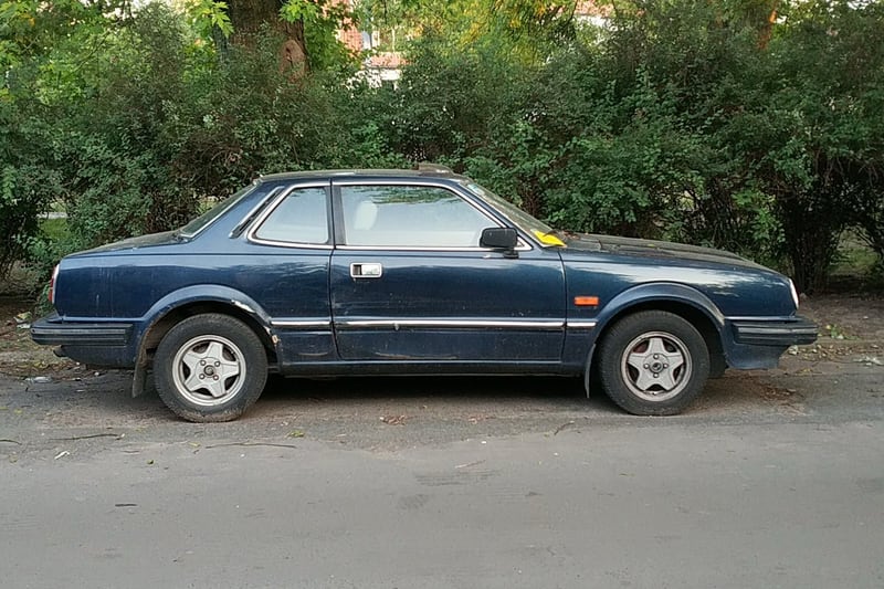 Samochód sfotografowany z boku — Warszawa, Polska, 2018